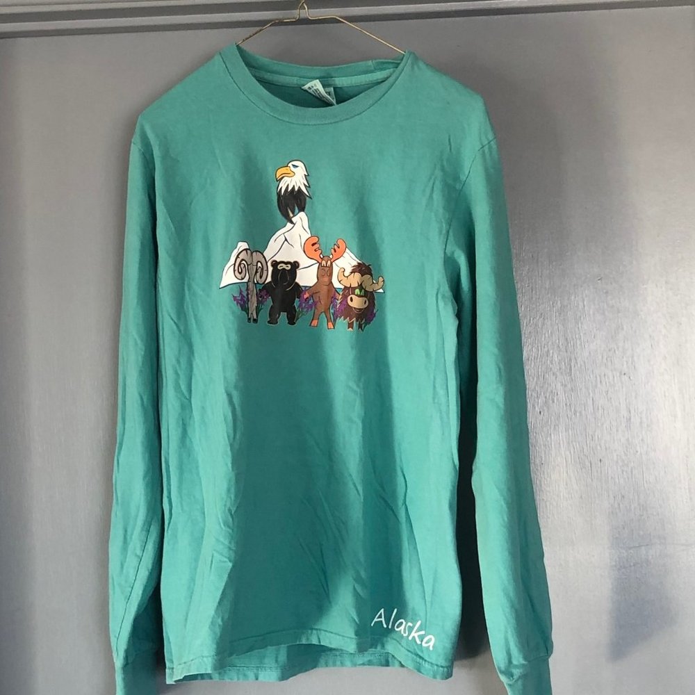 Port and Company Alaska wildlife green long Sleeve  Shirt Size Small